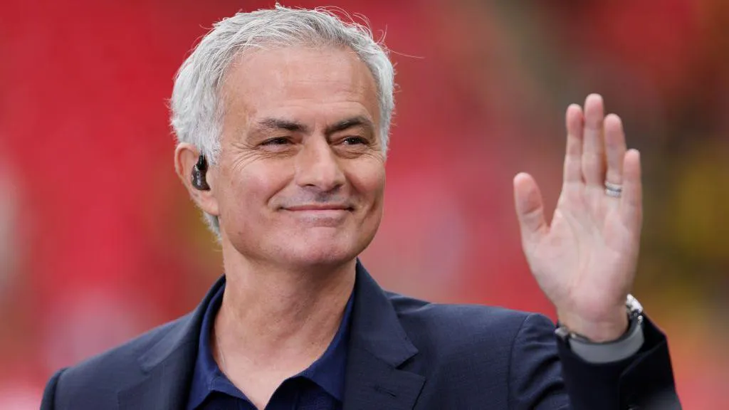Who says not to this Portuguese giant? - The Special One arrives for talks